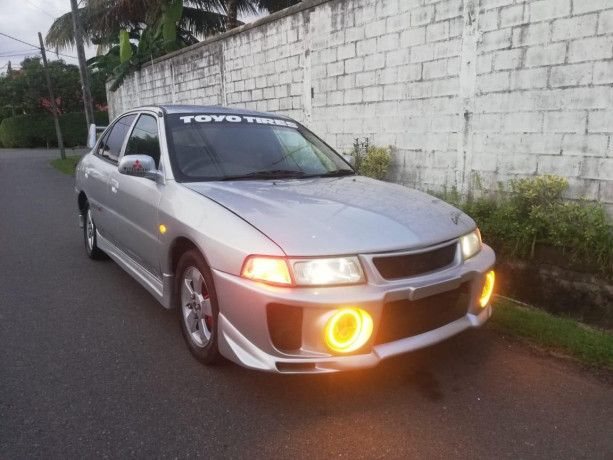 mitsubishi-lancer-ck2-1998-big-0
