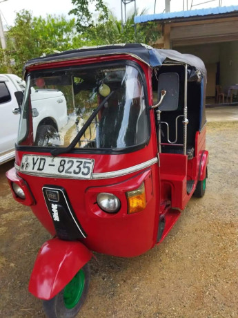 bajaj-4-stroke-three-wheel-big-1