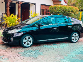 toyota-prius-2013