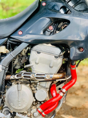 kawasaki-d-tracker-250-2015-big-3