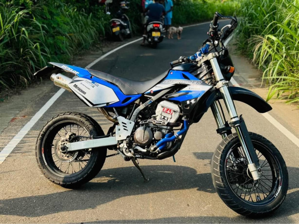 kawasaki-d-tracker-250-2011-big-4