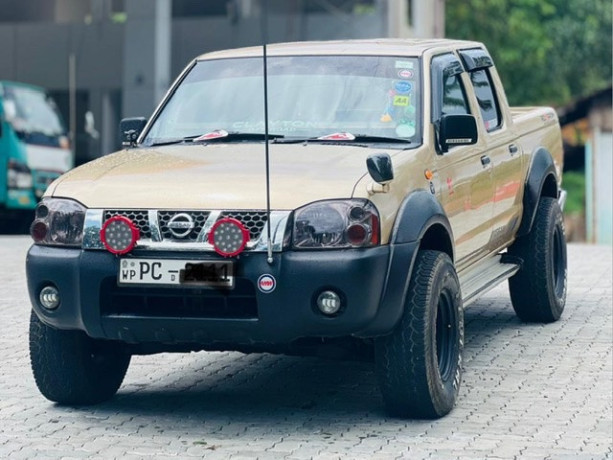 nissan-d22-double-cab-2006-big-1