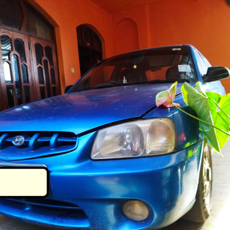 hyundai-accent-2001-big-2