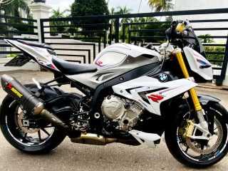 bmw-s1000r-2015