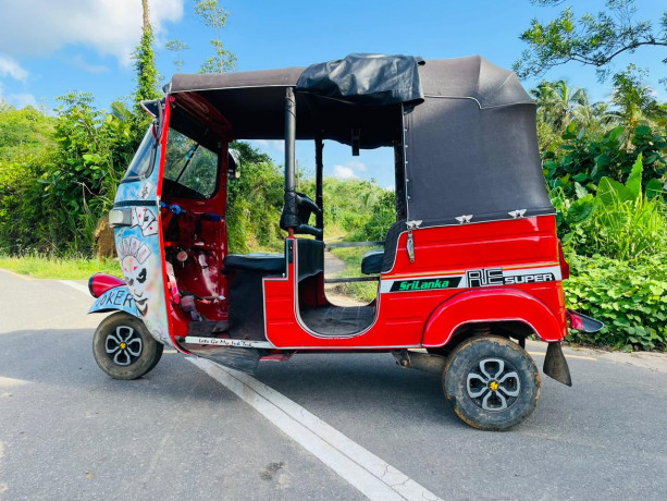 bajaj-2-stroke-threewheel-big-4
