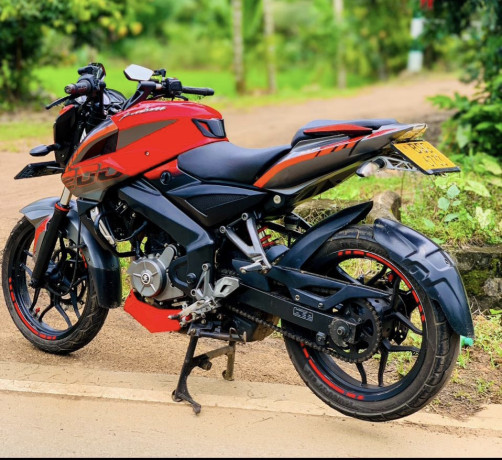bajaj-pulsar-ns200-2017-big-4