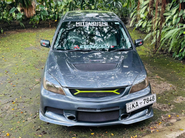 mitsubishi-lancer-cs1-glx-2005-big-2