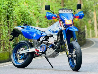 suzuki-drz-400sm-2024