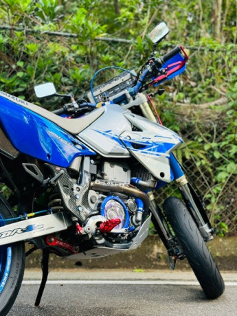 suzuki-drz-400sm-2024-big-3