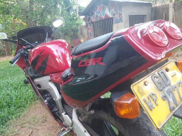 honda-cbr-250-gullarm-2003-big-2