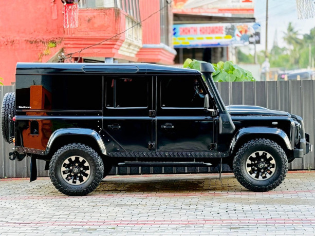 landrover-defender-puma-big-0