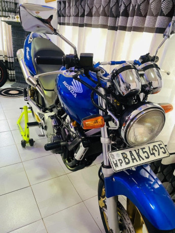 honda-hornet-250-2013-big-1