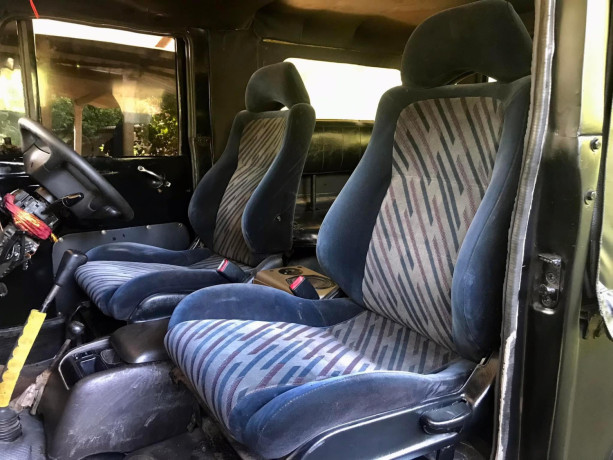 mitsubishi-4dr5-jeep-big-4