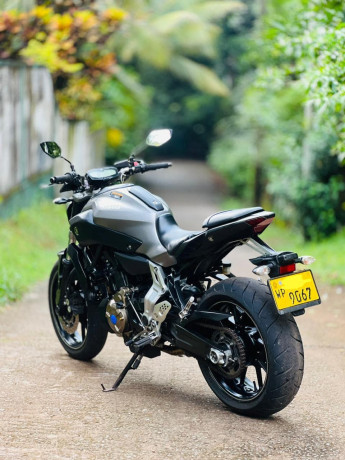 yamaha-mt-07-2015-big-1