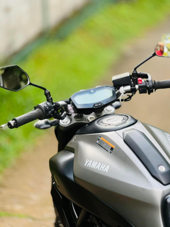 yamaha-mt-07-2015-big-3