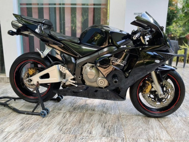 honda-cbr-600-registered-big-0