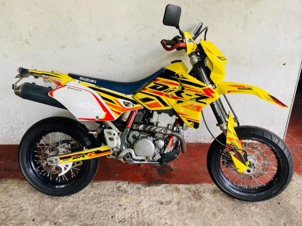 suzuki-drz-400-unregistered-big-0