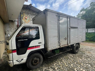 isuzu-elf-145-lorry