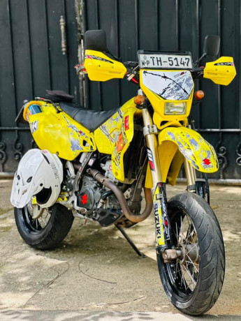 suzuki-drz-400-2007-big-1