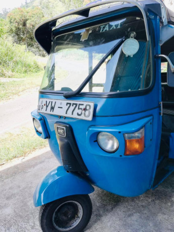 bajaj-4-stroke-threewheel-big-2
