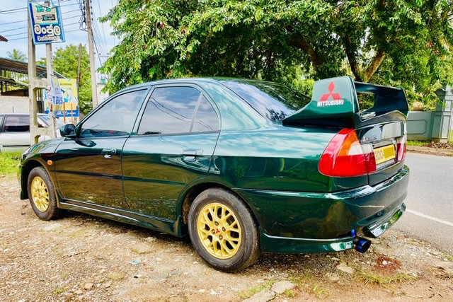 mitsubishi-lancer-ck1-1998-big-2