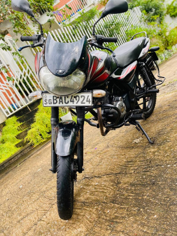 bajaj-discover-100-big-2