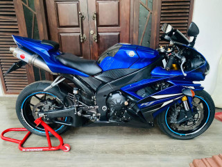 yamaha-r1-2008