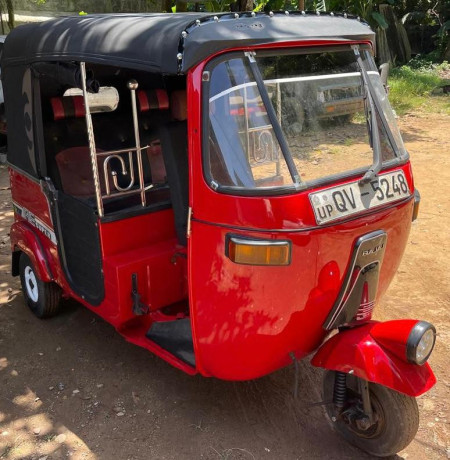 bajaj-4-stroke-threewheel-2009-big-1
