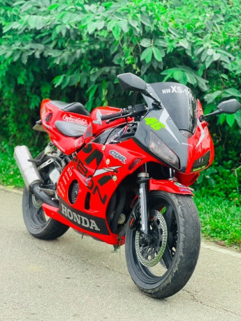 honda-cbr-400-big-3
