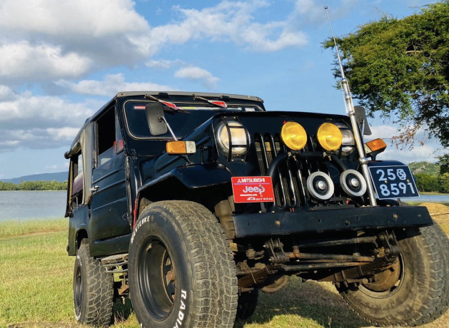 mitsubishi-j20-jeep-big-3