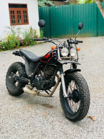 yamaha-tw-200-2015-big-1