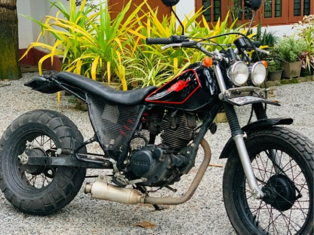 yamaha-tw-200-2015-big-0