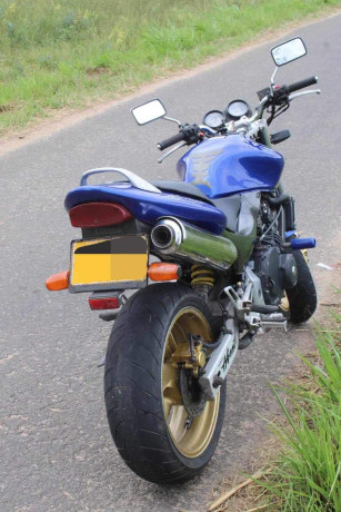honda-hornet-ch130-2012-big-2