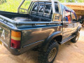 toyota-hilux-ln106-small-3