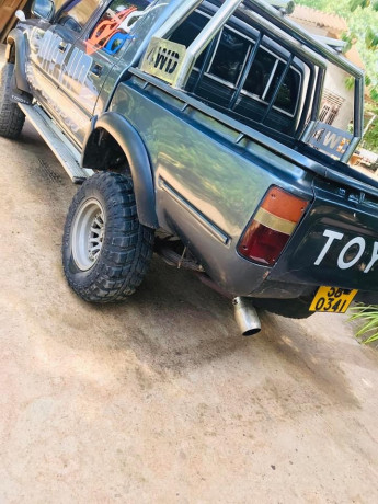 toyota-hilux-ln106-big-4