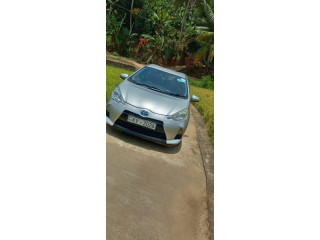 Toyota aqua s grade 2012