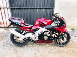 honda-cbr-250-gullarm-2003