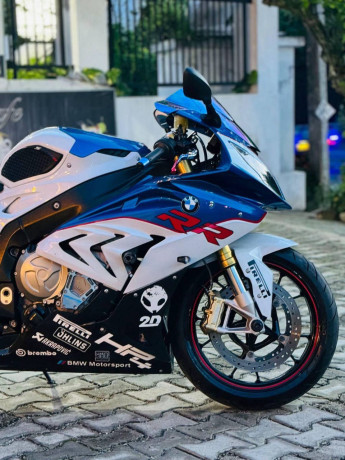 bmw-s1000rr-2017-big-2