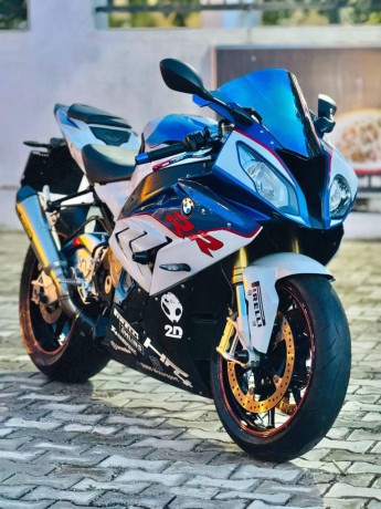 bmw-s1000rr-2017-big-4