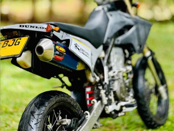 kawasaki-d-tracker-250-2024-big-0