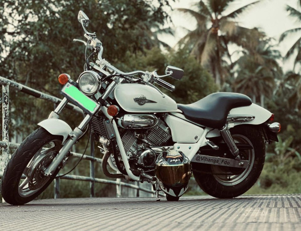 honda-magna-250-big-0