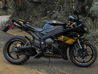 yamaha-r1-2008