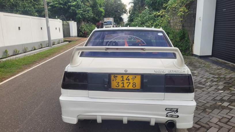 toyota-corolla-1985-big-3