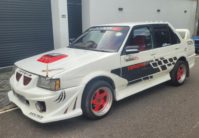 toyota-corolla-1985-big-0
