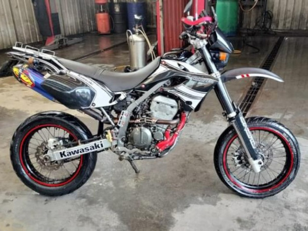 kawasaki-d-tracker-250-2012-big-0