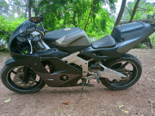 honda-cbr-250-gullarm-unregistered