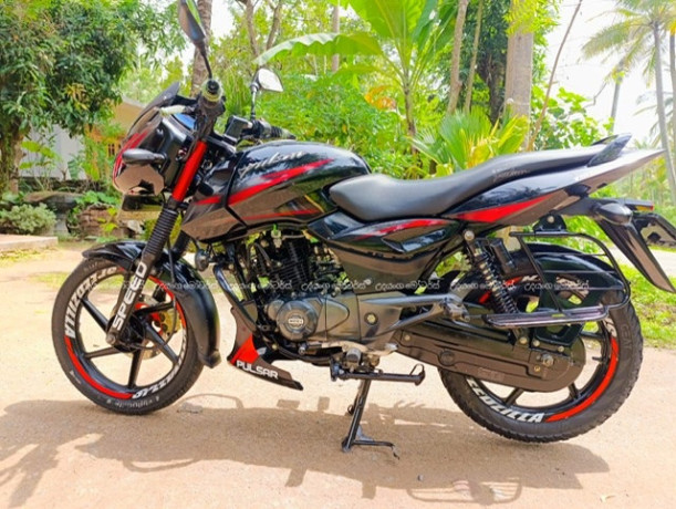 bajaj-pulsar-150-2018-big-0