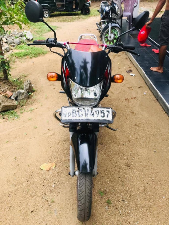 bajaj-ct100-2015-big-0