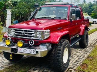 toyota-landcruiser