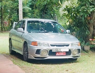 mitsubishi-lancer-ck2-2001-big-3